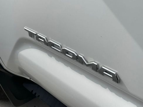 Used 2023 Toyota Tacoma TRD Off-Road w/ Technology Package image 5