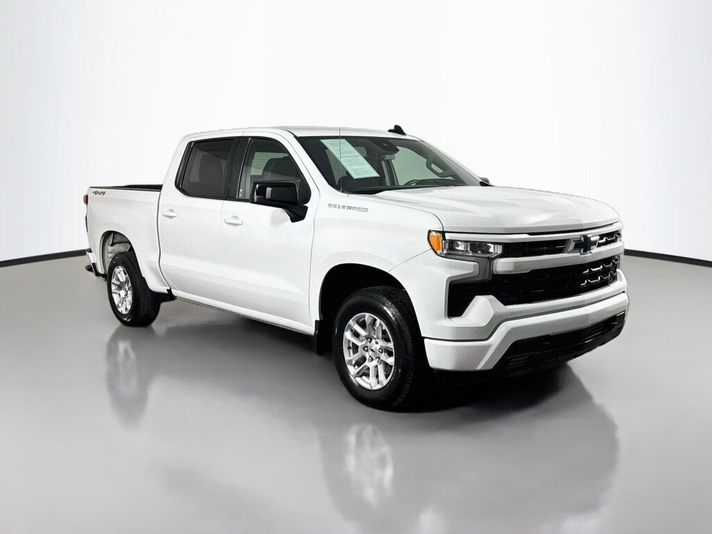 Used 2026 Chevrolet Silverado 1500 RST AWD/4WD image 7