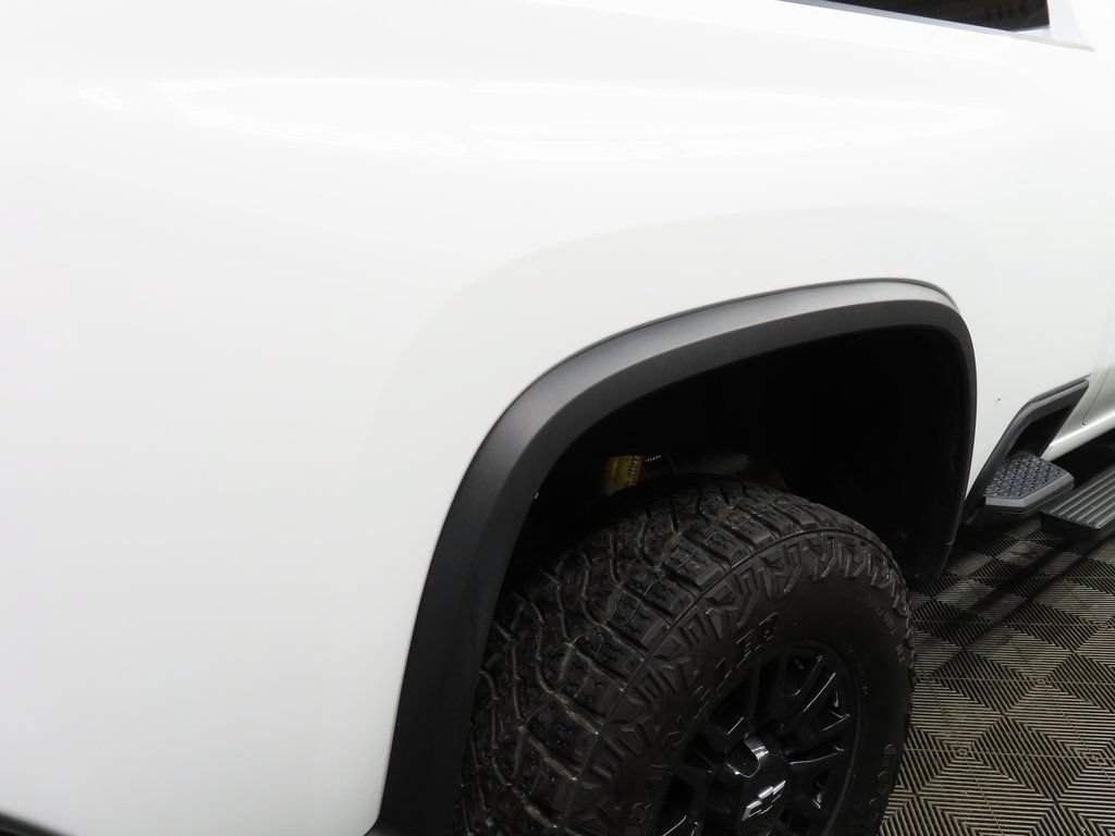 Used 2025 Chevrolet Silverado 2500 ZR2 w/ Technology Package AWD/4WD image 33