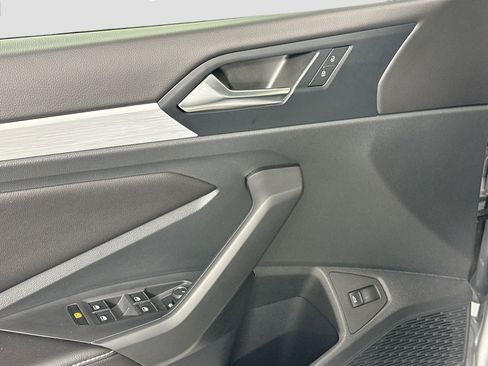 Certified 2025 Volkswagen Jetta Sport image 17