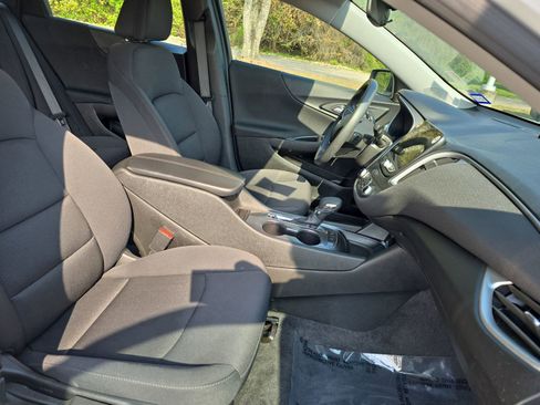 Used 2024 Chevrolet Malibu LT image 10
