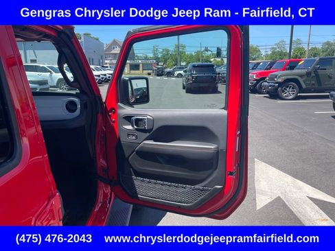 Certified 2025 Jeep Wrangler Unlimited Sahara AWD/4WD image 12