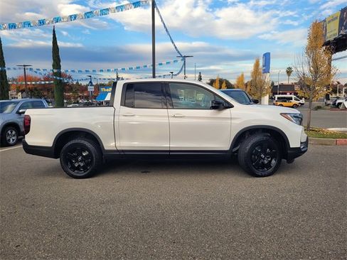 New 2026 Honda Ridgeline Black Edition image 4