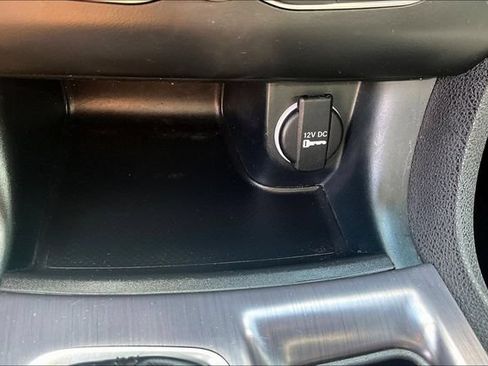 Used 2018 Dodge Charger SXT RWD image 16
