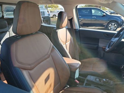 Used 2024 Ford Maverick Lariat image 15