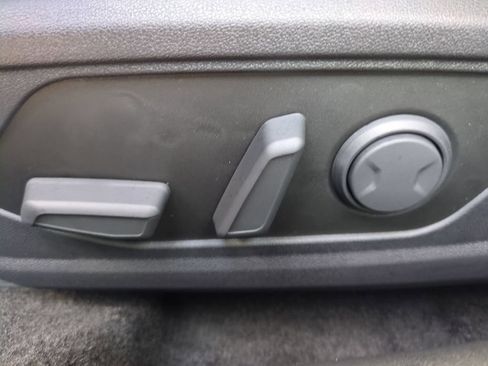 New 2026 Hyundai Elantra Limited FWD image 21