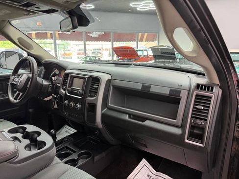 Used 2014 RAM 3500 Tradesman w/ Chrome Appearance Group AWD/4WD image 12