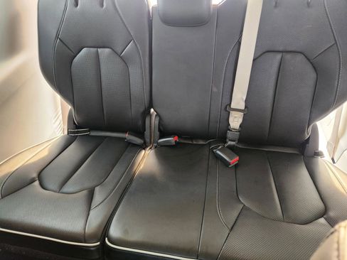 Used 2022 Chrysler Pacifica Limited image 25