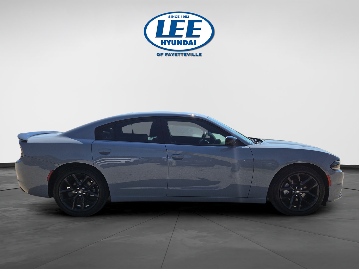 Used 2021 Dodge Charger SXT w/ Blacktop Package RWD image 2