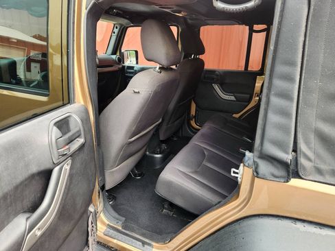 Used 2015 Jeep Wrangler Unlimited Sport w/ Quick Order Package 24S AWD/4WD image 11
