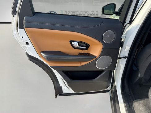 Used 2018 Land Rover Range Rover Evoque HSE Dynamic image 24