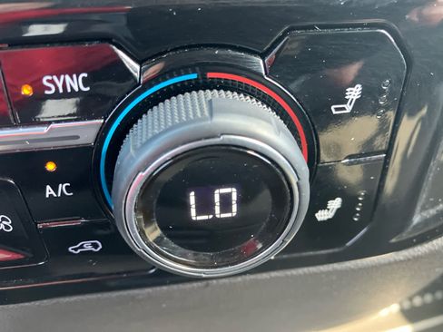 Used 2025 Chevrolet Silverado 1500 LT image 31