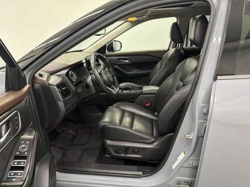 Used 2021 Nissan Rogue SL w/ Premium Package image 9