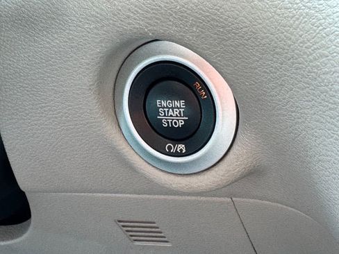 Used 2023 Chrysler Voyager LX FWD image 28