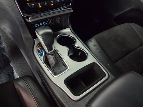 Used 2020 Jeep Grand Cherokee Altitude RWD image 24