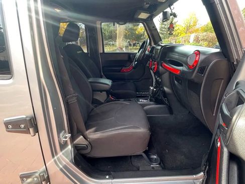 Used 2013 Jeep Wrangler Unlimited Sahara w/ Connectivity Group image 12