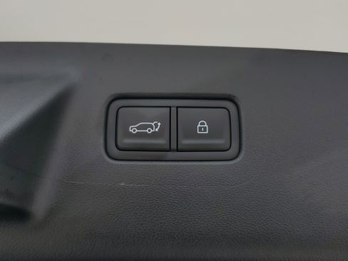 Used 2025 Hyundai Santa Fe SEL FWD image 9