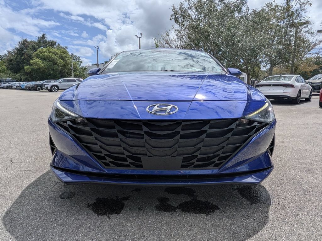 Used 2023 Hyundai Elantra SEL w/ Convenience Package FWD image 9