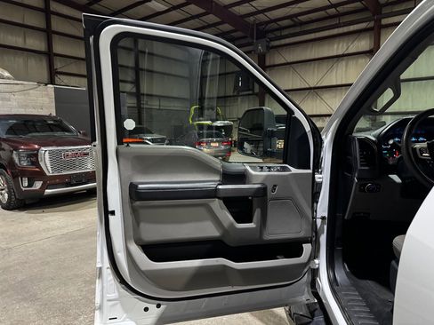 Used 2022 Ford F250 XLT w/ FX4 Off-Road Package image 11