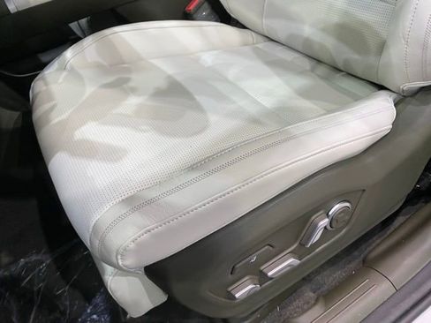 Used 2025 Hyundai Santa Fe Calligraphy image 21