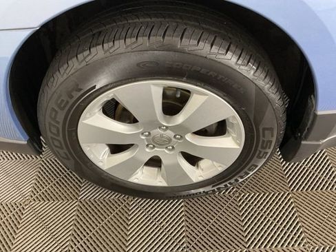 Used 2010 Subaru Outback 2.5i Premium AWD/4WD image 25