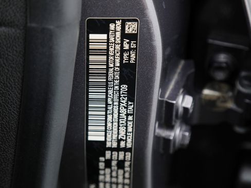 Certified 2023 Maserati Levante GT AWD/4WD image 27