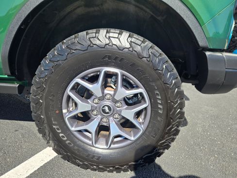 Used 2025 Ford Bronco Badlands image 9