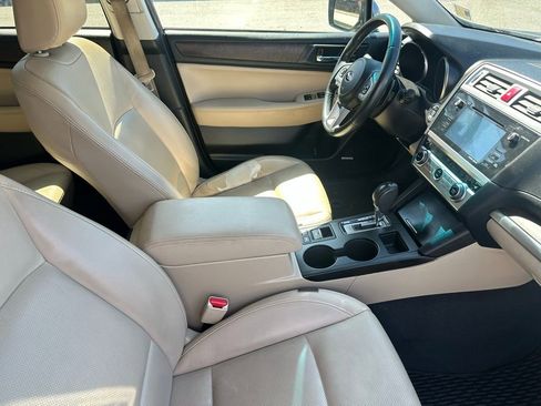 Used 2017 Subaru Outback 2.5i Limited image 17