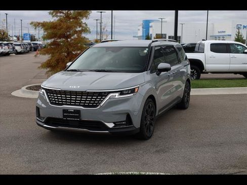 Used 2024 Kia Carnival SX image 3