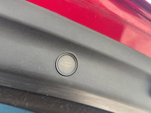 Used 2023 Tesla Model Y Performance image 10