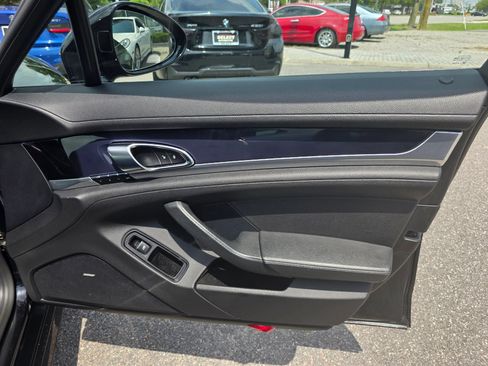 Used 2015 Porsche Panamera 4 AWD/4WD image 29