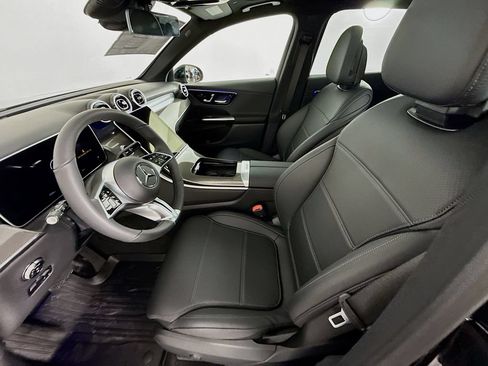 Used 2026 Mercedes-Benz GLC 300 4MATIC image 5