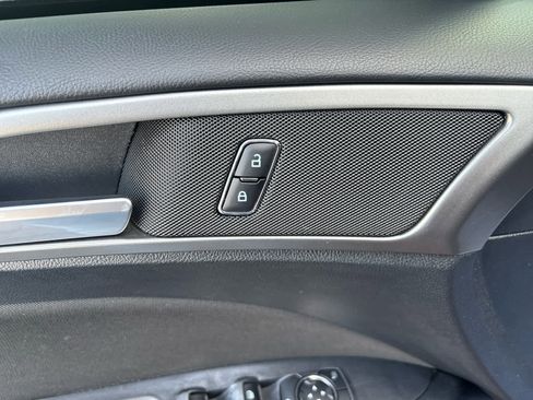 Used 2018 Ford Fusion SE w/ Fusion SE Technology Package image 20