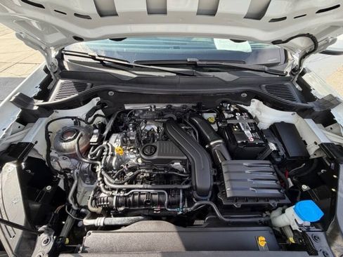 Used 2023 Volkswagen Taos SE FWD image 19