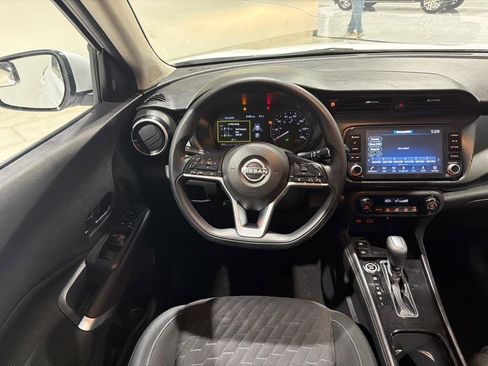 Used 2022 Nissan Kicks SV FWD image 26