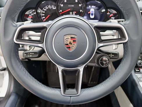 Used 2018 Porsche 911 Carrera image 16