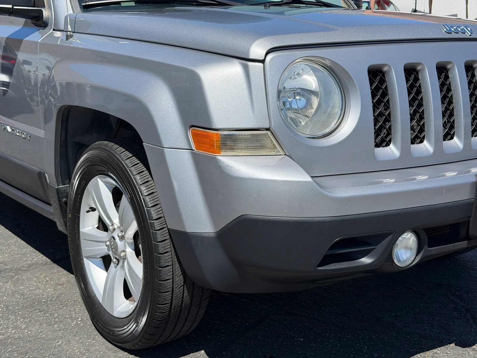 Used 2016 Jeep Patriot Latitude FWD image 8