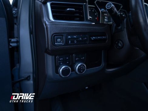 Used 2021 GMC Yukon XL Denali w/ Denali Premium Package image 35