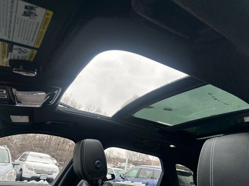 Used 2020 Land Rover Range Rover Velar S image 10