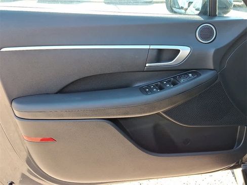 Certified 2025 Hyundai Sonata SE image 12