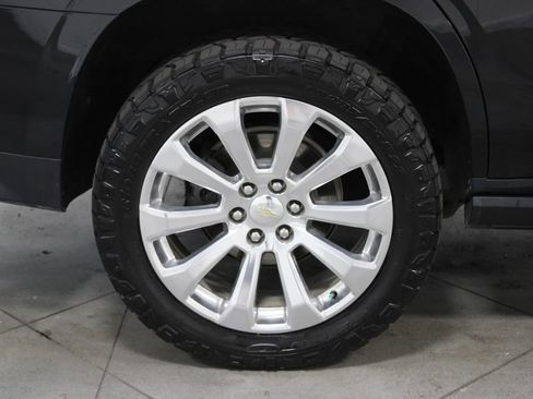 Used 2021 Chevrolet Tahoe Premier w/ Premium Package AWD/4WD image 13