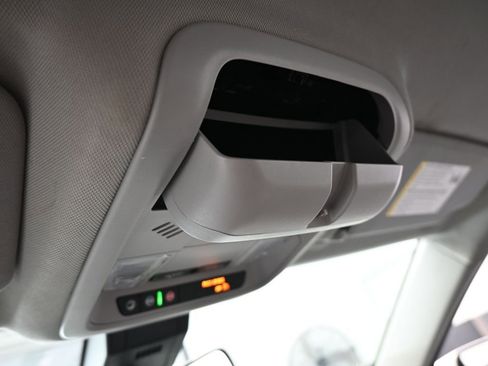 Used 2021 Chevrolet Equinox LT image 27