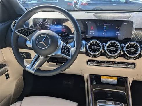 New 2025 Mercedes-Benz GLB 250 image 3