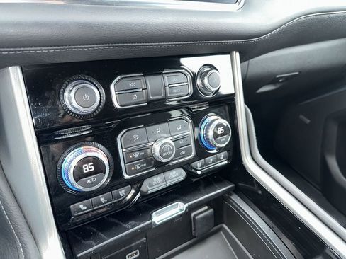 Used 2022 GMC Yukon XL Denali image 26
