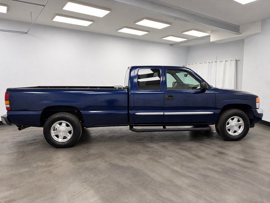 Used 2005 GMC Sierra 1500 SLE w/ Safe And Sound Package AWD/4WD image 9