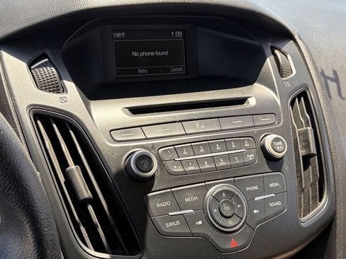 Used 2015 Ford Focus SE FWD image 8