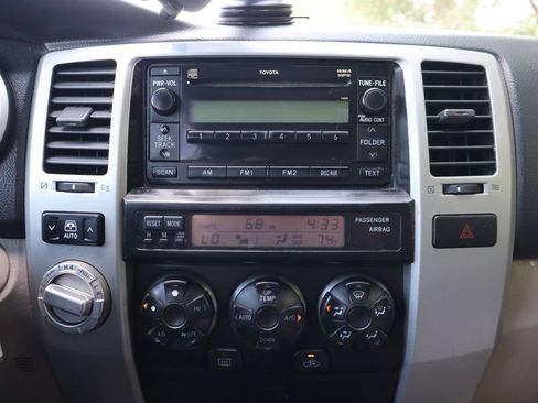 Used 2006 Toyota 4Runner SR5 AWD/4WD image 31