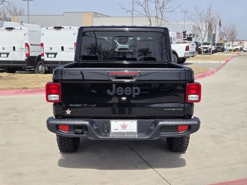 New 2025 Jeep Gladiator Sport image 4