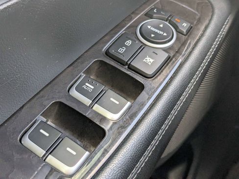 Used 2018 Kia Sorento L FWD image 30