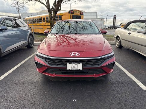 Certified 2024 Hyundai Elantra SEL image 2